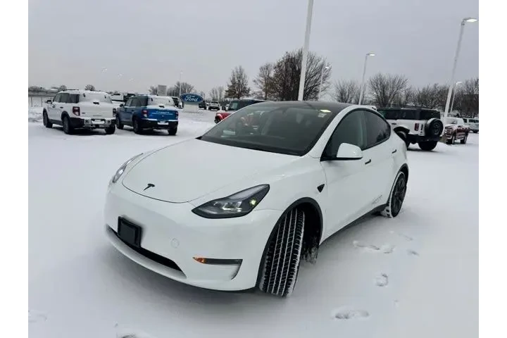 $39540 : Tesla Model Y 2025 AWD Long image 3