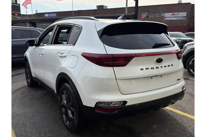 $12895 : Kia Sportage 2022 AWD Nightf image 6