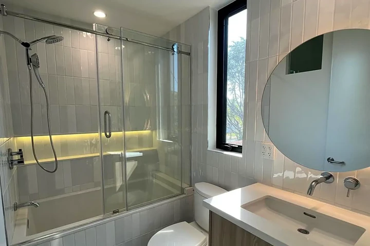 $3000 : 3bed 2bath available now image 4