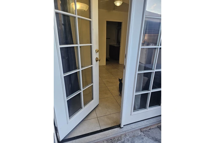 $1200 : Rento cuarto con bano privado image 1
