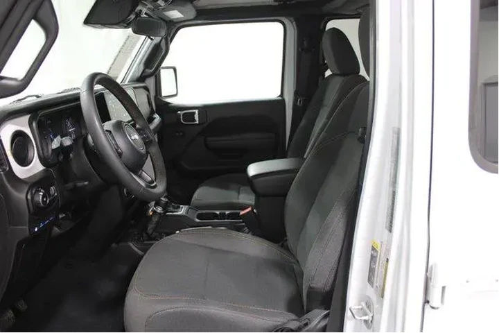 $37981 : Jeep Wrangler 2024 4x4 Willy image 3