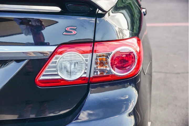 $9795 : Toyota Corolla 2013 S 4dr Se image 8