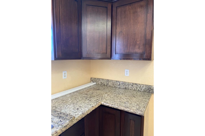 $2200 : House For Rent image 2