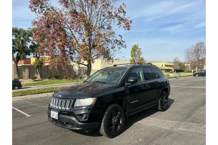 $7700 : 2016 Compass Sport image 3