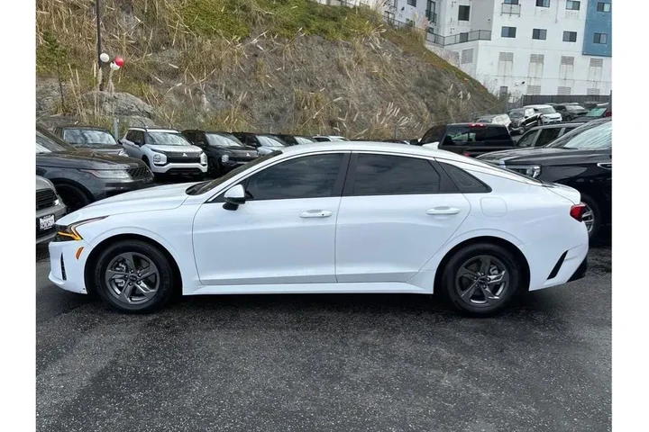 $19898 : Kia K5 2022 LXS 4dr Sedan image 4