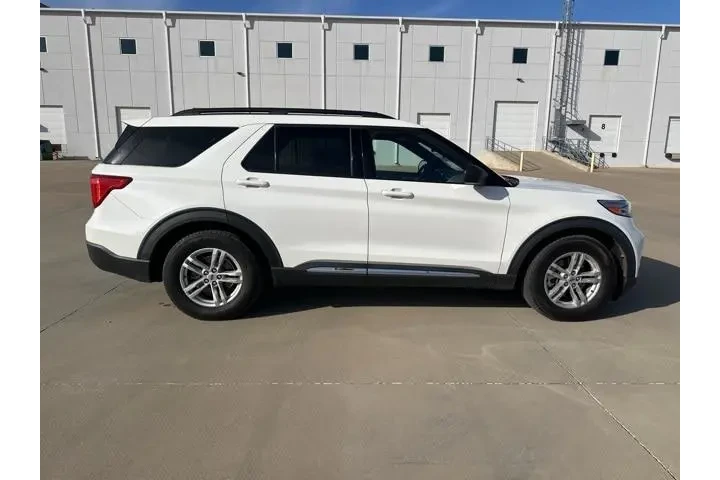 $18094 : Ford Explorer 2020 XLT 4dr S image 4