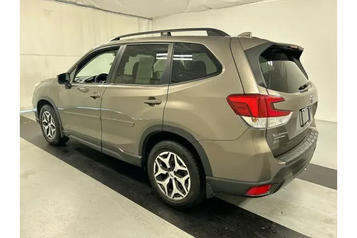 $21671 : Subaru Forester 2020 AWD Pre image 7