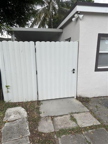 $1050 : Efficiency Miami Gardens image 1