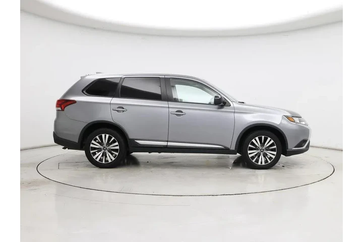 $16998 : Mitsubishi Outlander 2019 ES image 7