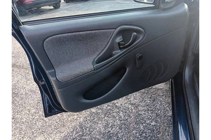 $2500 : 2002 Cavalier BASE image 8