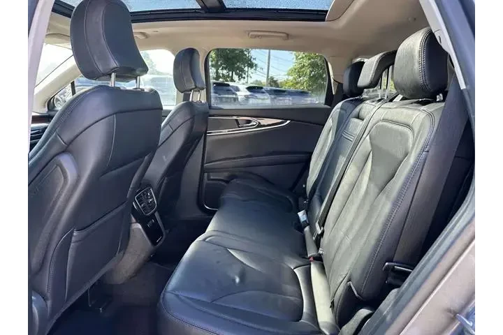 $34995 : Lincoln Nautilus 2022 AWD Re image 9