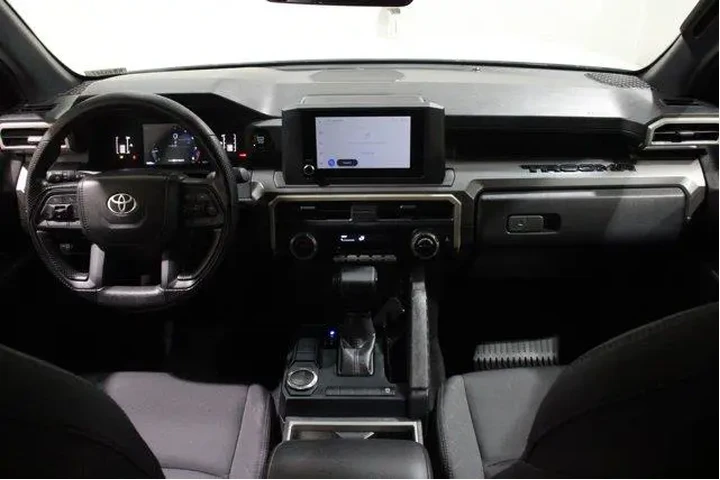 $39998 : Toyota Tacoma 2025 4x2 SR5 4 image 2