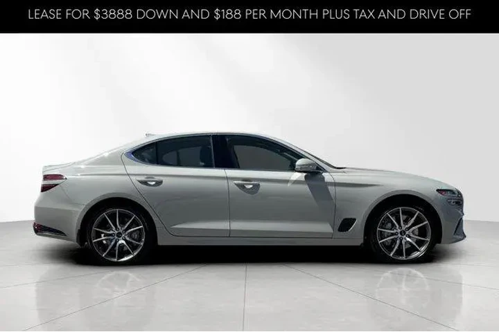 $39871 : Genesis G70 2026 2.5T Standa image 4