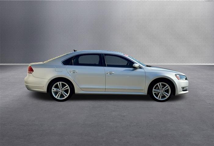 $12225 : 2014 Passat SEL Premium image 9