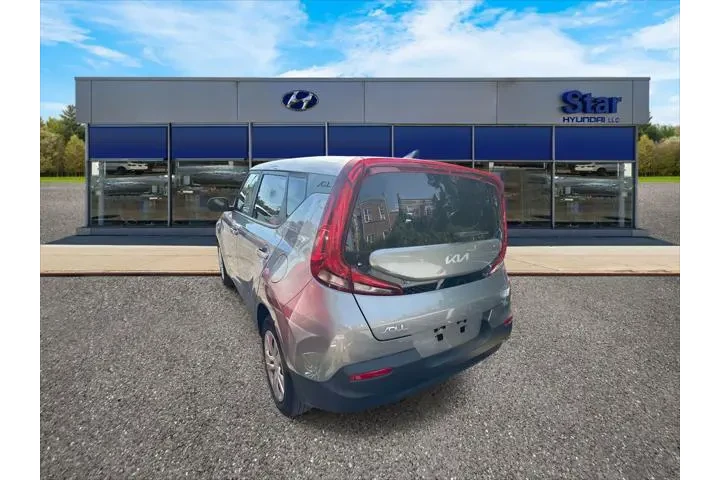 $17699 : Kia Soul 2022 LX 4dr Crossov image 3