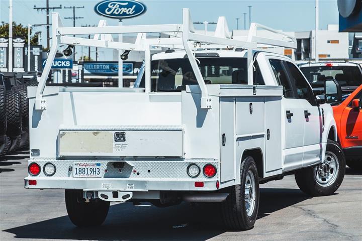 2021 Super Duty F-350 SRW XL image 2