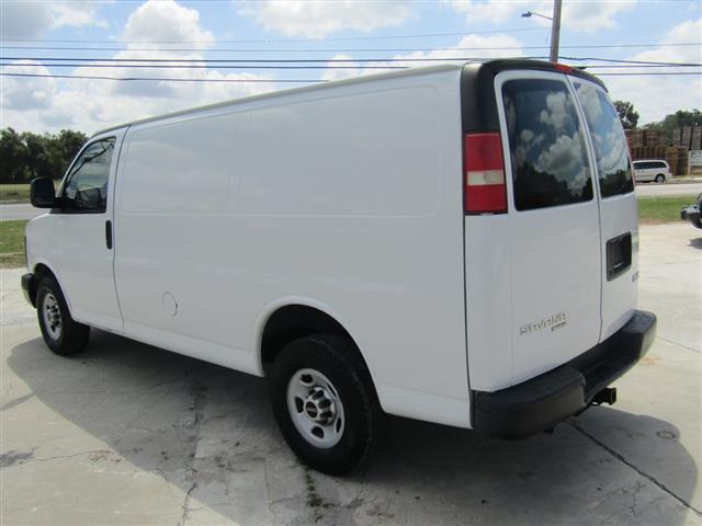 $15995 : 2012 G2500 Vans image 4