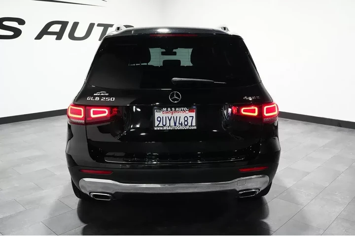$21108 : 2020 GLB 250 image 10