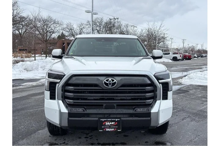 $40000 : 2022 Tundra Limited Hybrid image 10