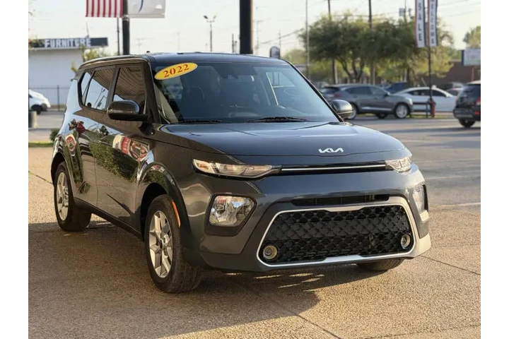 $15499 : 2022 Soul LX image 4