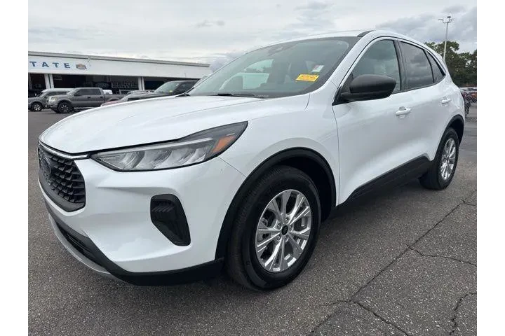 $17596 : Ford Escape 2023 Active 4dr image 2