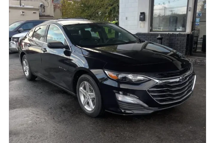 $14499 : 2023 Malibu LS Fleet image 3