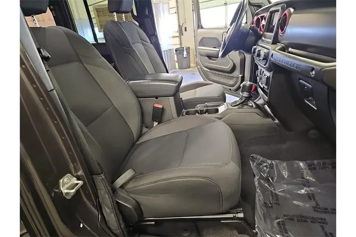 $28422 : Jeep Wrangler Unlimited 2021 image 10