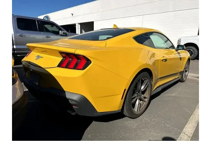 $29000 : Ford Mustang 2024 EcoBoost 2 image 5