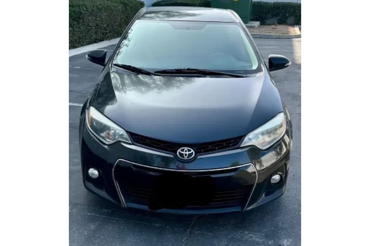 $3500 : Toyota Corolla 2015 image 3