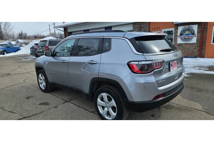 $10990 : 2019 Compass Latitude image 7