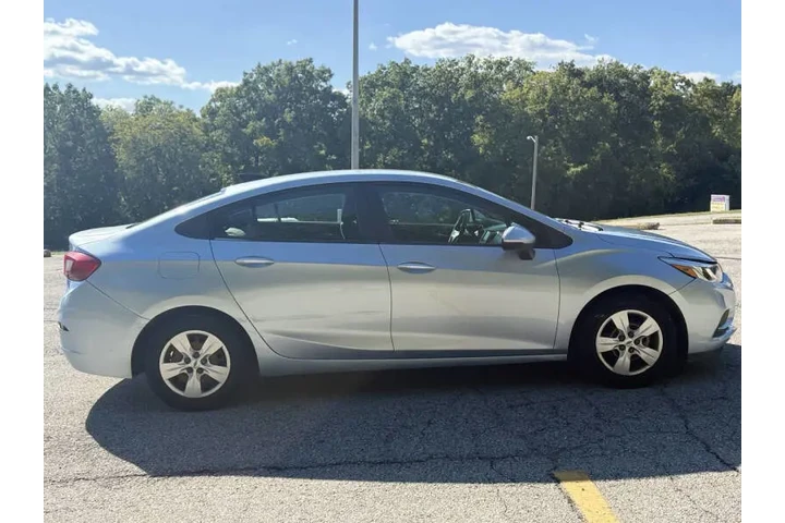 $5999 : 2017 Cruze LS Auto image 8