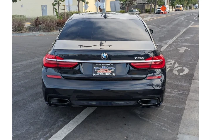 $17988 : 2017 7 Series 740i image 7