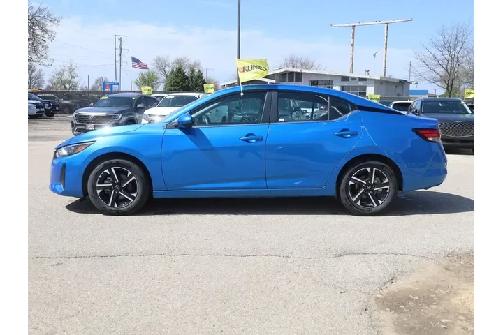 $21277 : Nissan Sentra 2025 SV 4dr Se image 6