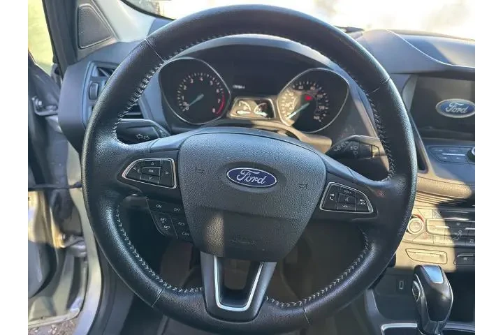 $15825 : Ford Escape 2019 AWD SE 4dr image 10