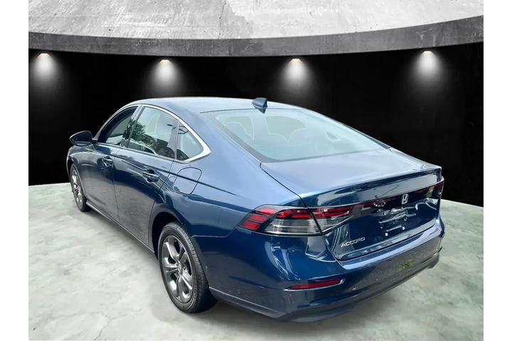 $24985 : Honda Accord 2024 EX 4dr Sed image 4
