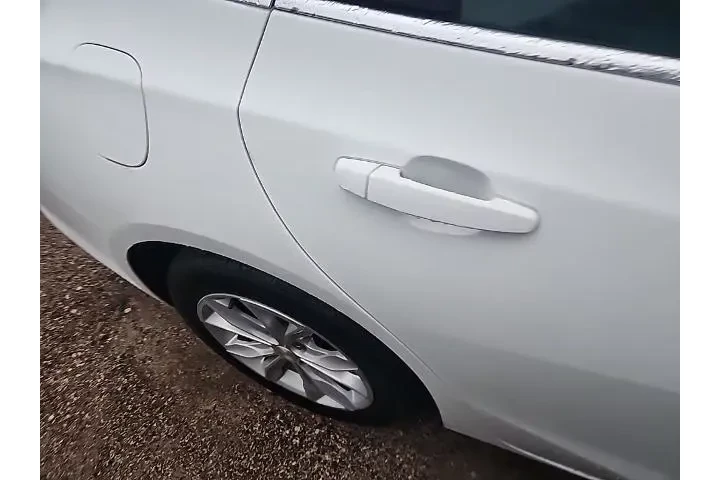 $17529 : Chevrolet Malibu 2023 LT 4dr image 4