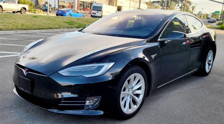 $29950 : 2018 Model S 75D image 4