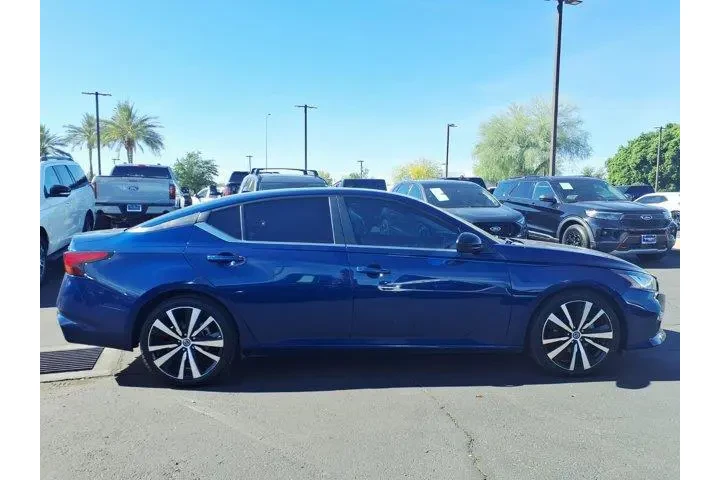 $17977 : Nissan Altima 2022 2.5 SR 4d image 7