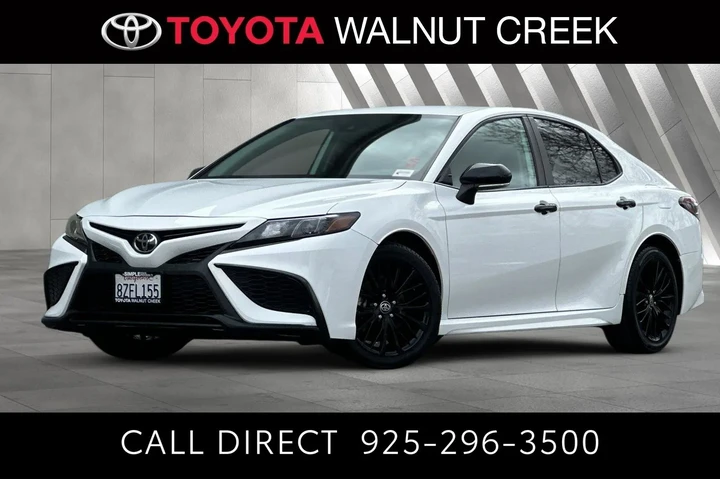 $24000 : Toyota Camry 2022 SE Nightsh image 1