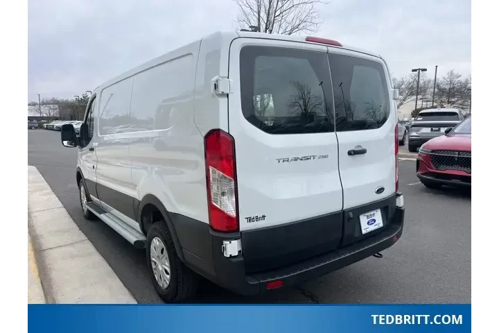 $30000 : Ford Transit 2024 250 3dr SW image 6