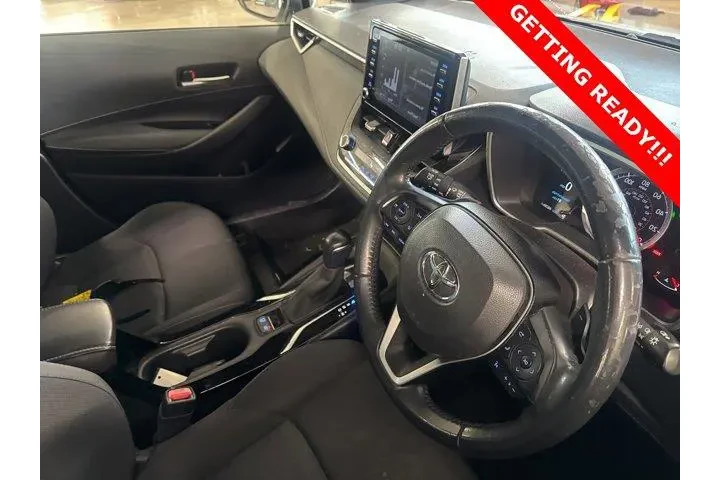 $20377 : Toyota Corolla Hatchback 201 image 5