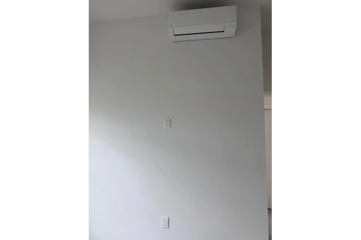 $1300 : Cuarto con acceso de cocina image 1