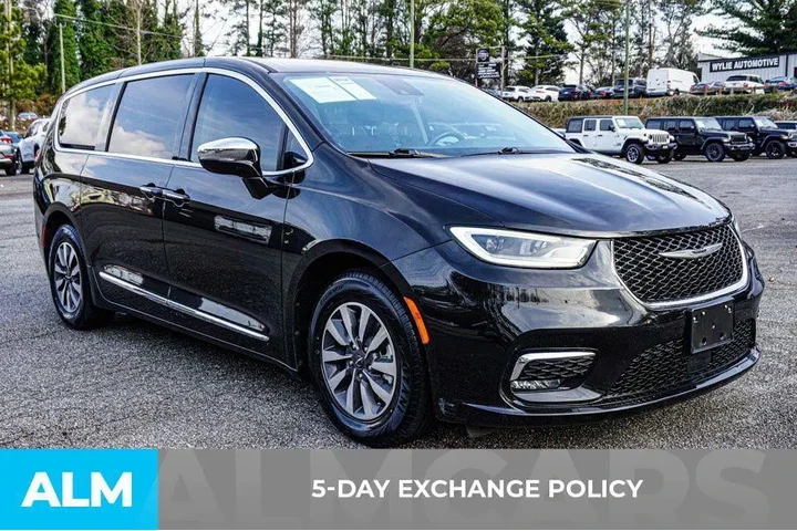 $26920 : Chrysler Pacifica Plug-In Hy image 3