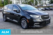 $26920 : Chrysler Pacifica Plug-In Hy thumbnail