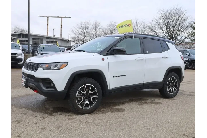 $24577 : Jeep Compass 2025 4x4 Trailh image 5