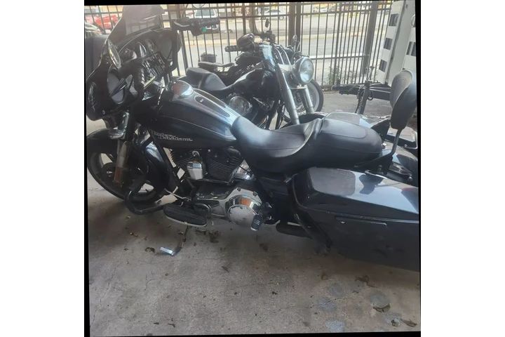 $15900 : 2015 HARLEY-DAVIDSON FLHTCU U image 2