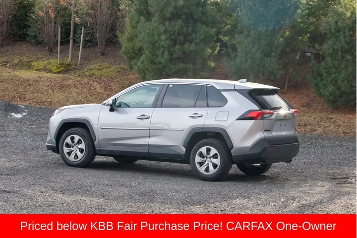 $20795 : Toyota RAV4 2022 AWD LE 4dr image 5
