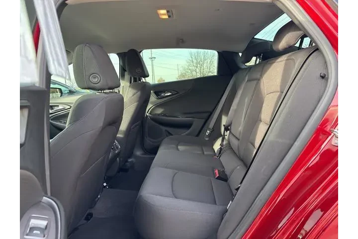 $18498 : Chevrolet Malibu 2023 LT 4dr image 5