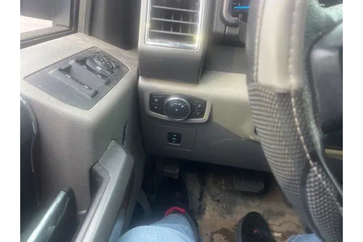 $20561 : Ford F-150 2016 4x4 XLT 4dr image 6