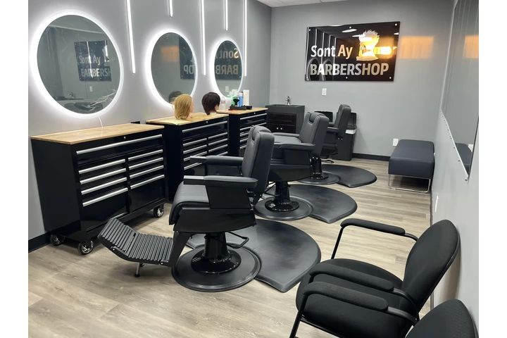 Rento Sillas para Barberos image 1